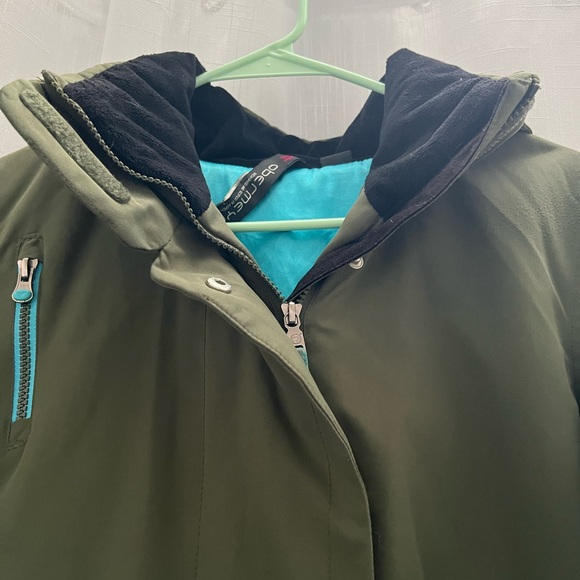 Obermeyer Olive Green Snowboarding Ski Jacket - Picture 2 of 4